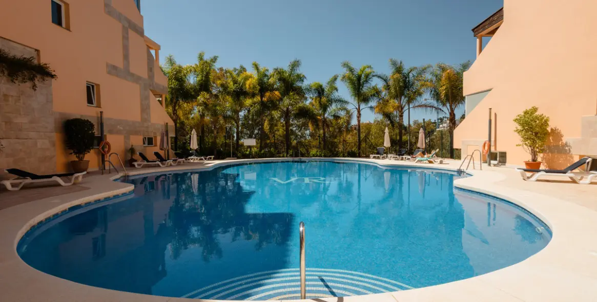 Long-term rent of penthouse in Nueva Andalucía 12