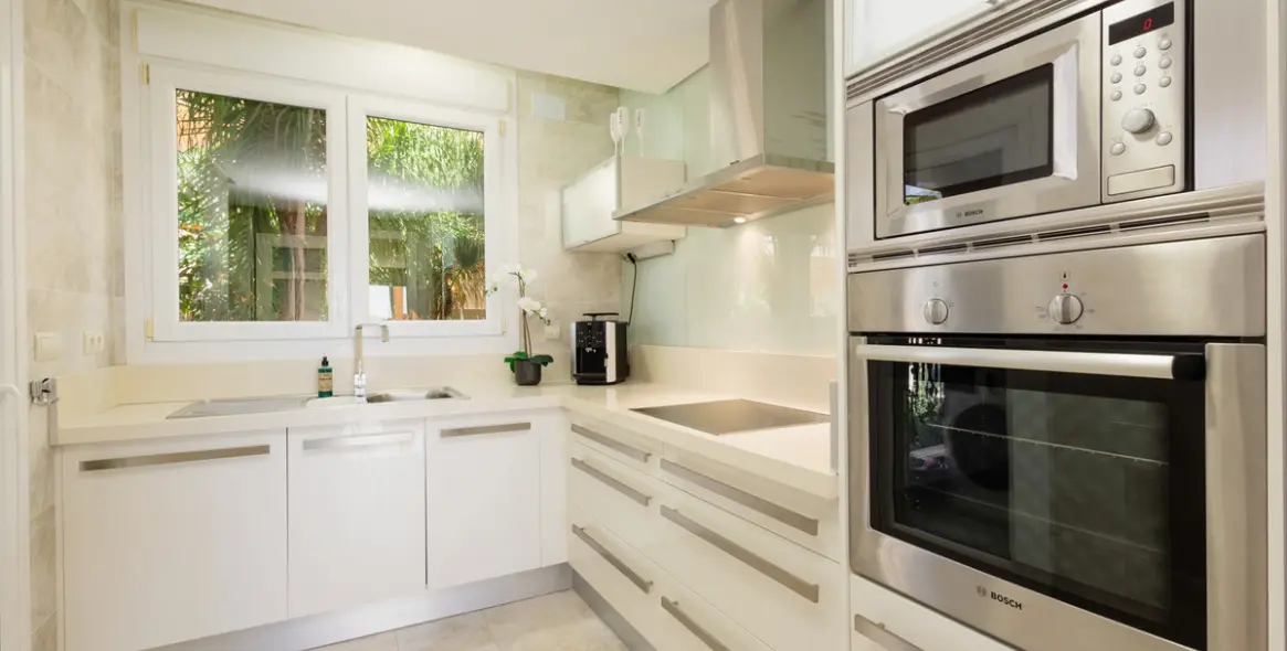 Long-term rent of penthouse in Nueva Andalucía 19