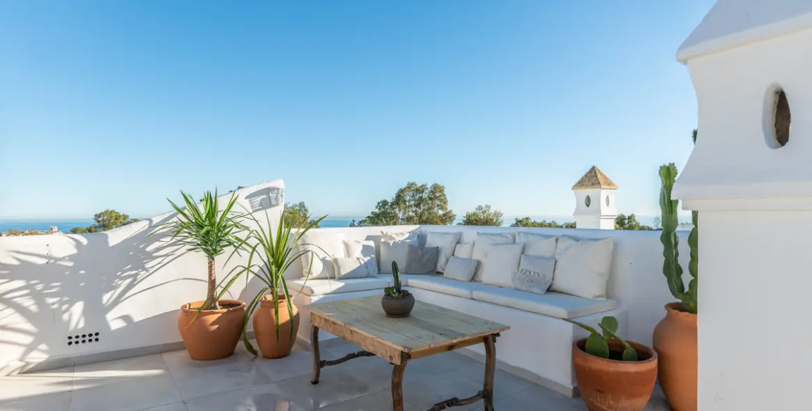 Short-term rent of penthouse in Calahonda 2