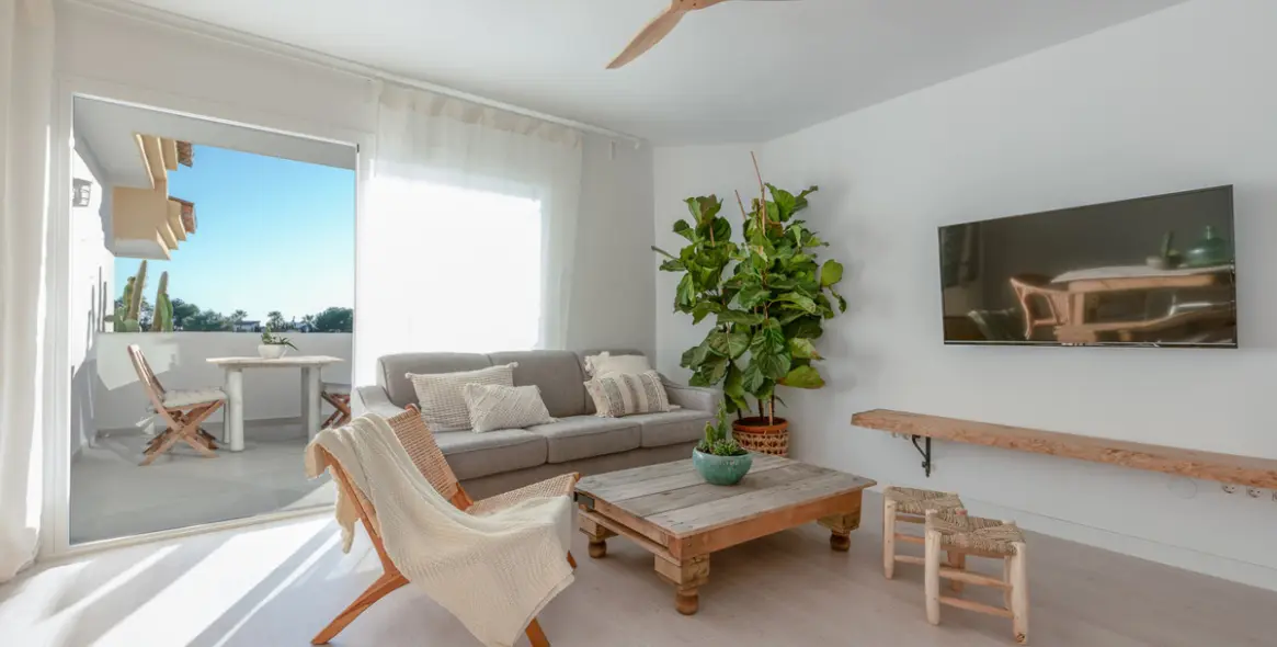 Short-term rent of penthouse in Calahonda 6