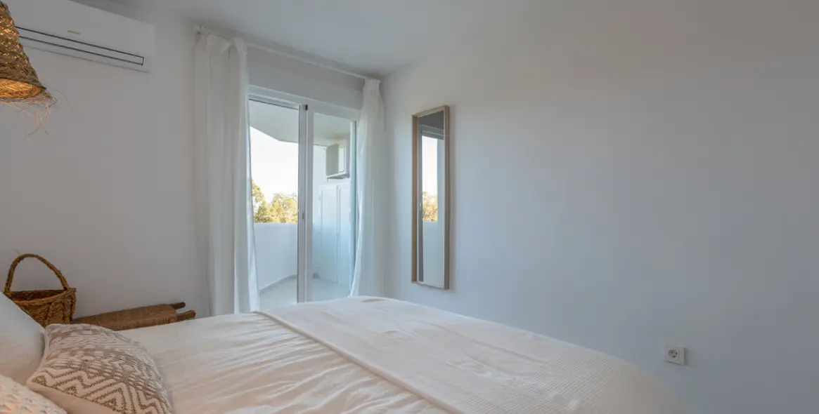 Short-term rent of penthouse in Calahonda 15