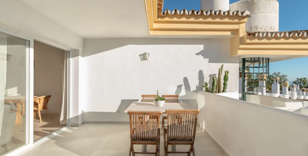 Short-term rent of penthouse in Calahonda 18