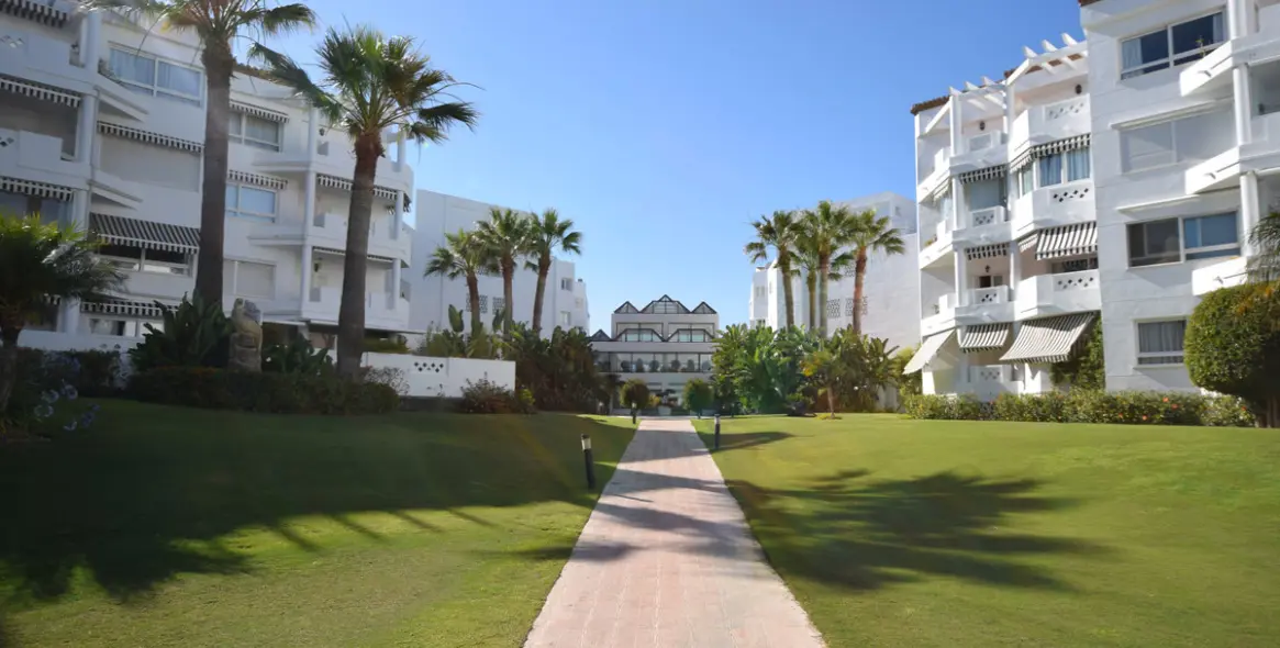 Short-term rent of ground floor apartment in Puerto Banús 6