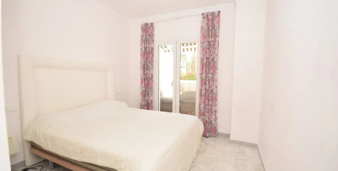 Short-term rent of ground floor apartment in Puerto Banús 13