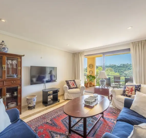 Short-term rent of middle floor apartment in Benahavís