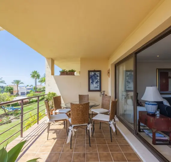 Short-term rent of middle floor apartment in Benahavís