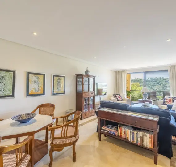 Short-term rent of middle floor apartment in Benahavís