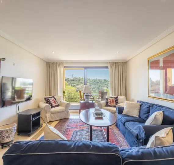 Short-term rent of middle floor apartment in Benahavís