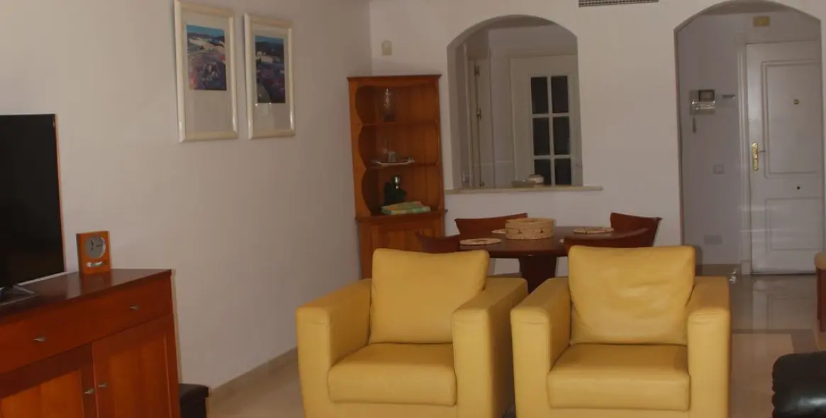 Short-term rent of ground floor apartment in Los Arqueros 7