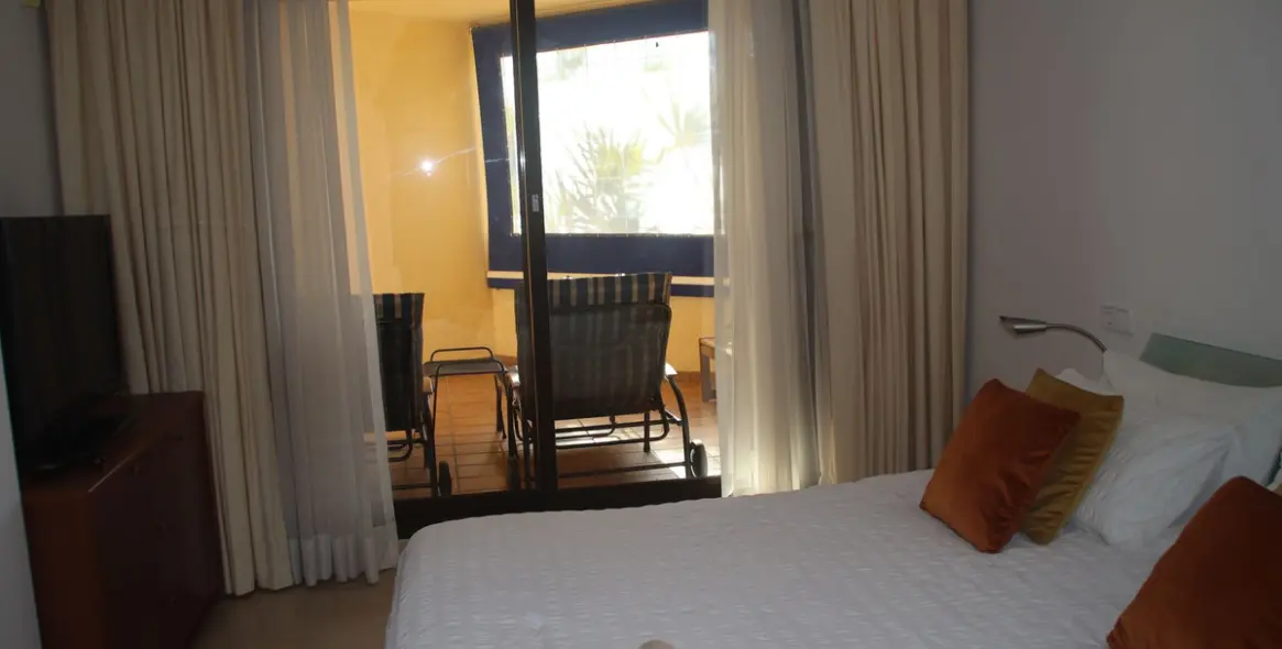 Short-term rent of ground floor apartment in Los Arqueros 13