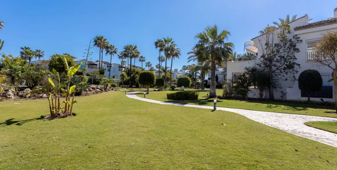 Short-term rent of ground floor apartment in Costalita 13