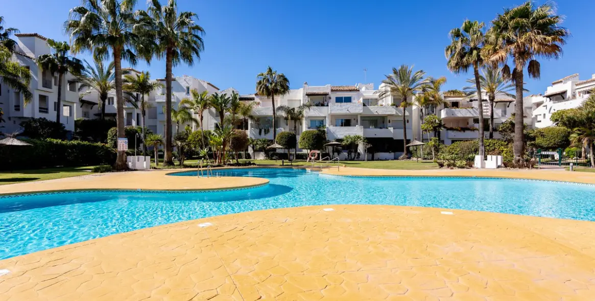 Short-term rent of ground floor apartment in Costalita 14