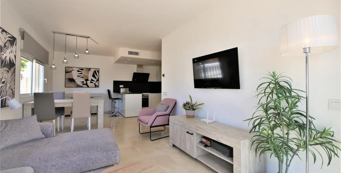 Alquiler a corto plazo de apartamento en planta baja en Estepona 4