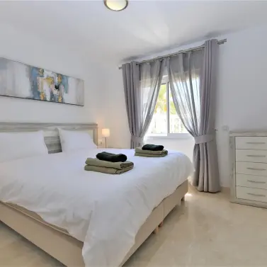 Alquiler a corto plazo de apartamento en planta baja en Estepona