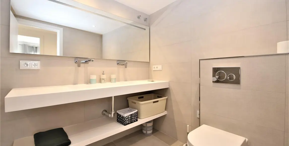 Alquiler a corto plazo de apartamento en planta baja en Estepona 6