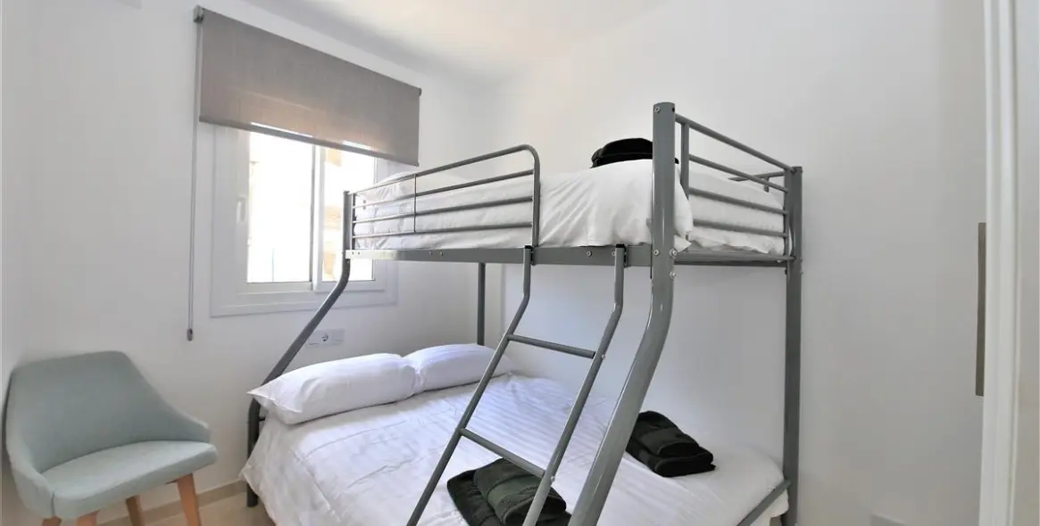 Alquiler a corto plazo de apartamento en planta baja en Estepona 7