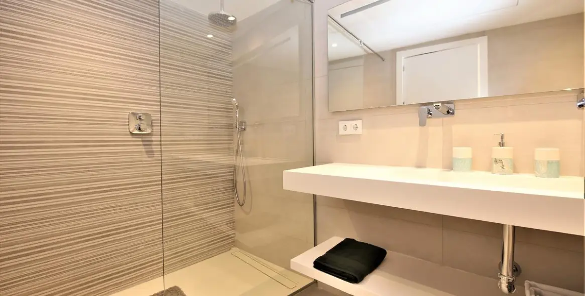Alquiler a corto plazo de apartamento en planta baja en Estepona 15