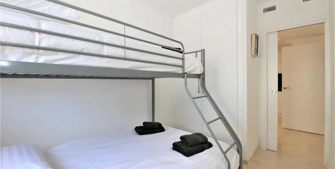 Alquiler a corto plazo de apartamento en planta baja en Estepona 16