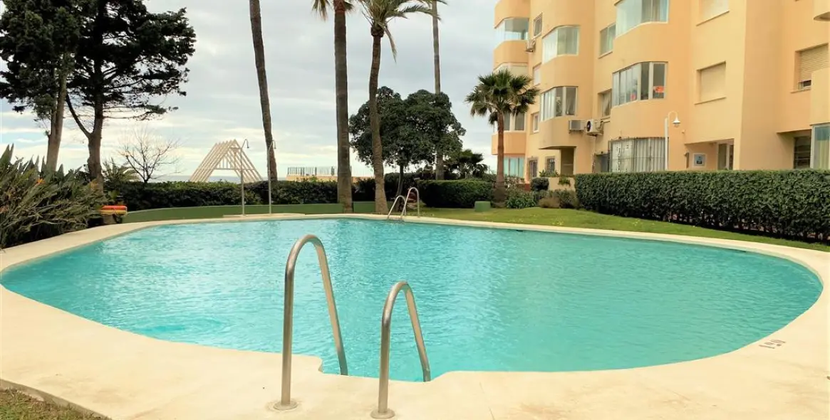 Alquiler a corto plazo de apartamento en planta baja en Estepona 20