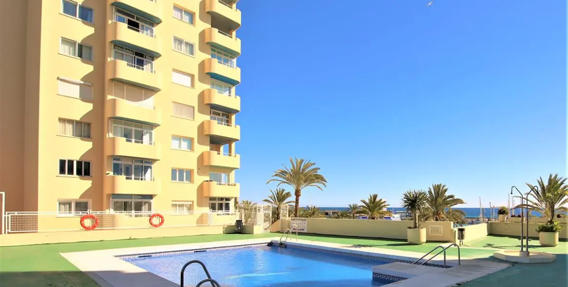Alquiler a corto plazo de apartamento en planta baja en Estepona 21