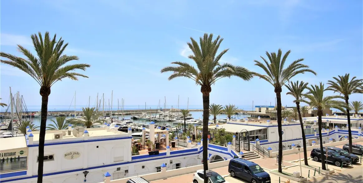 Alquiler a corto plazo de apartamento en planta baja en Estepona 24