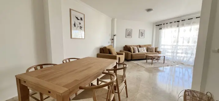 Краткосрочная аренда апартаментов на среднем этаже в Calahonda 1