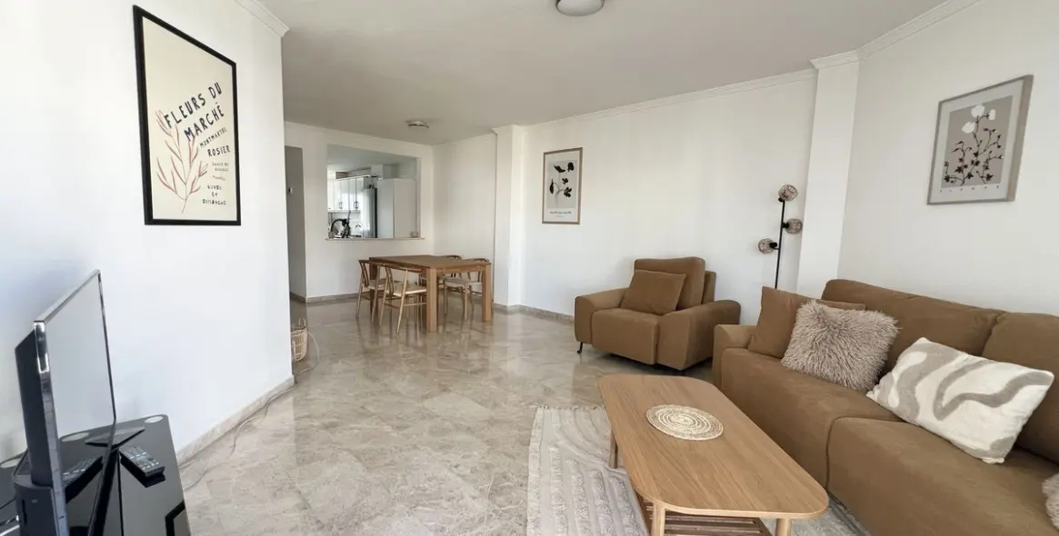 Краткосрочная аренда апартаментов на среднем этаже в Calahonda 3