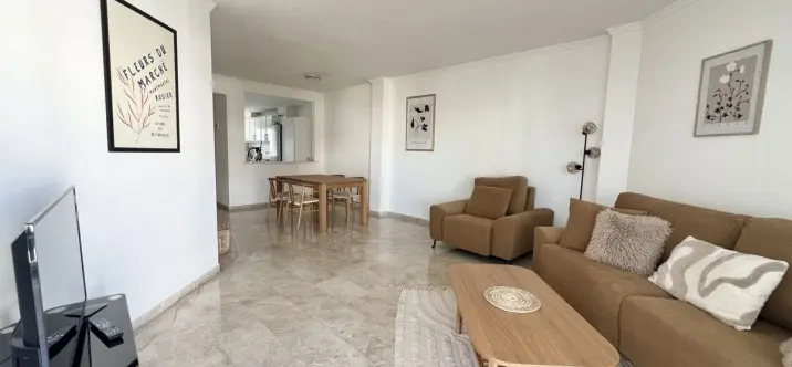 Краткосрочная аренда апартаментов на среднем этаже в Calahonda 2