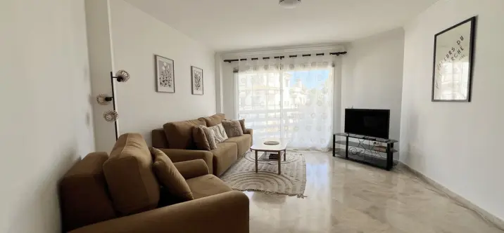 Краткосрочная аренда апартаментов на среднем этаже в Calahonda 3