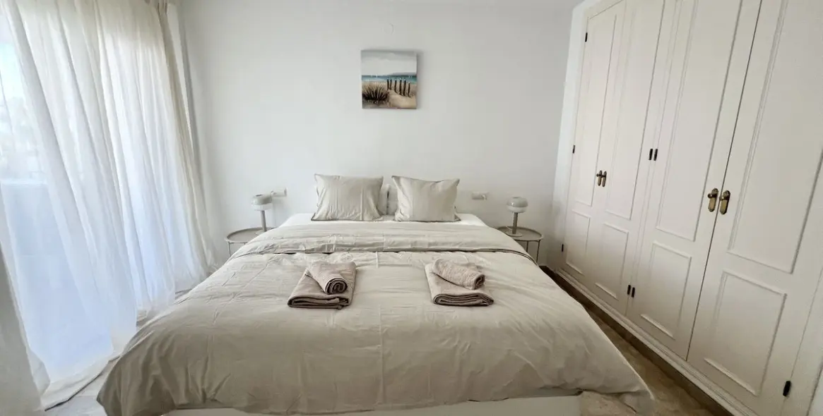 Краткосрочная аренда апартаментов на среднем этаже в Calahonda 8