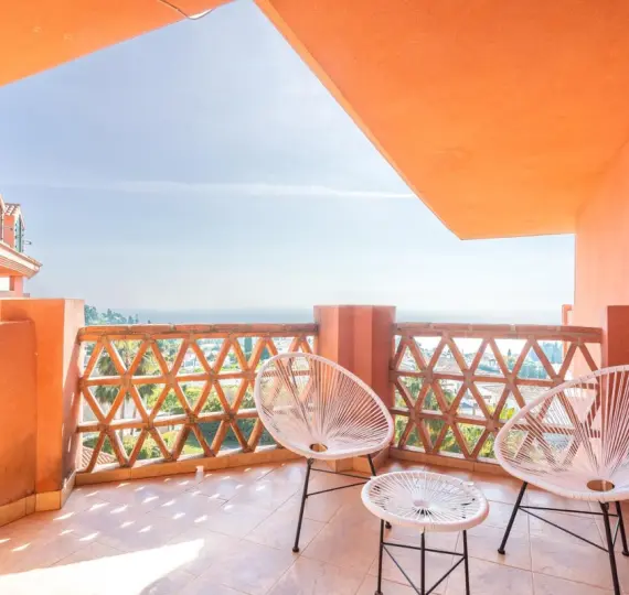 Долгосрочная аренда двухуровневого пентхауса в Benalmadena