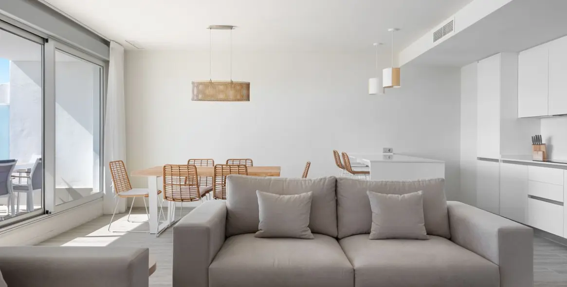 Short-term rent of middle floor apartment in Cancelada 15