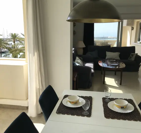 Short-term rent of middle floor apartment in Estepona