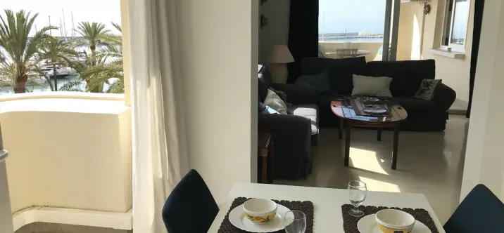 Short-term rent of middle floor apartment in Estepona 0