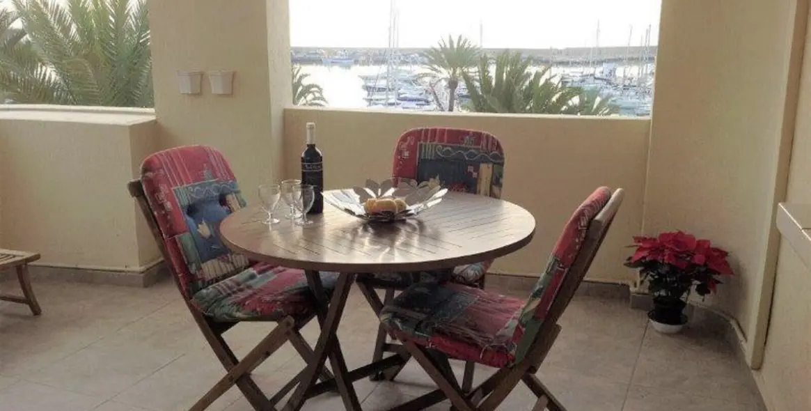 Short-term rent of middle floor apartment in Estepona 3