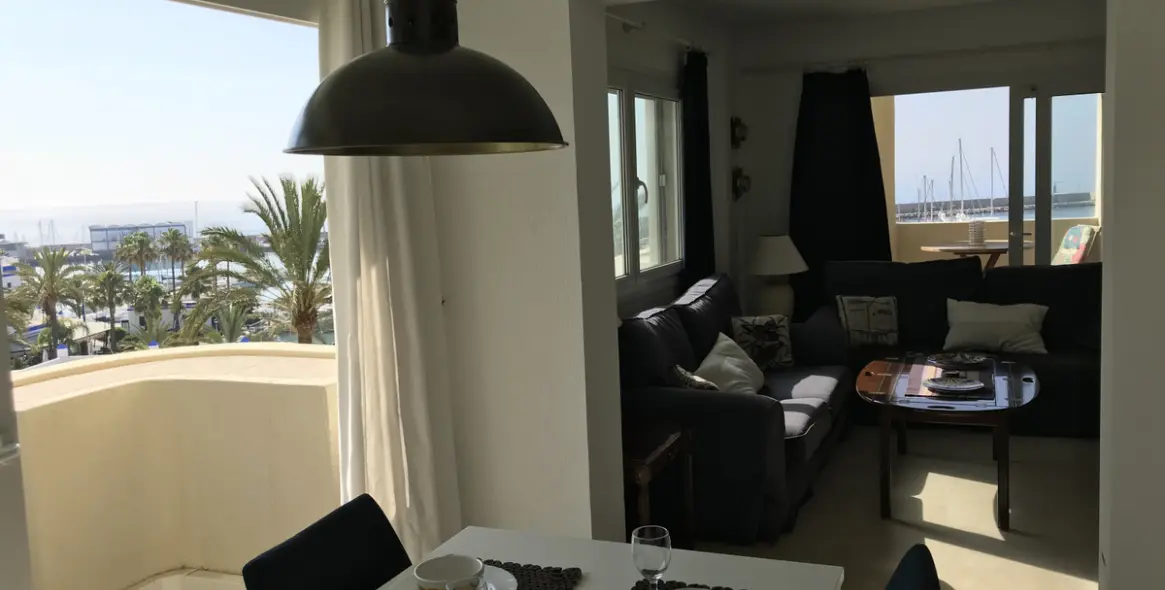 Short-term rent of middle floor apartment in Estepona 7