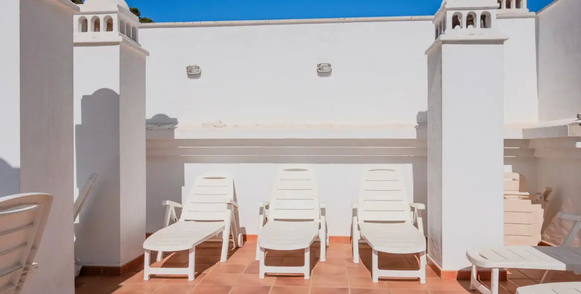 Short-term rent of middle floor apartment in Benahavís 9