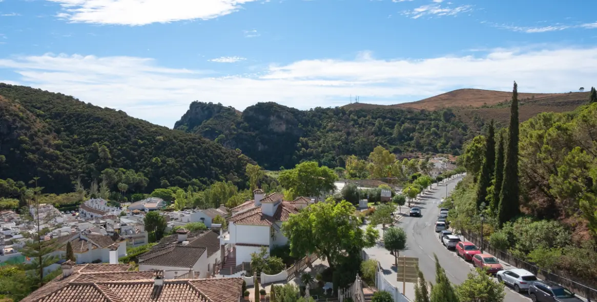 Short-term rent of middle floor apartment in Benahavís 41