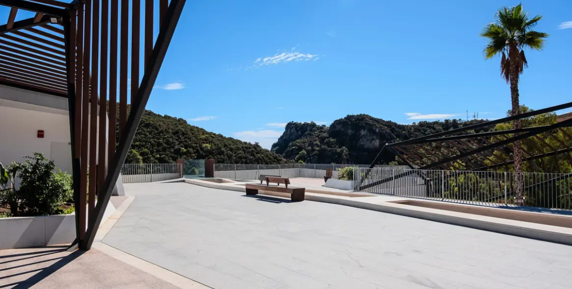 Short-term rent of middle floor apartment in Benahavís 45