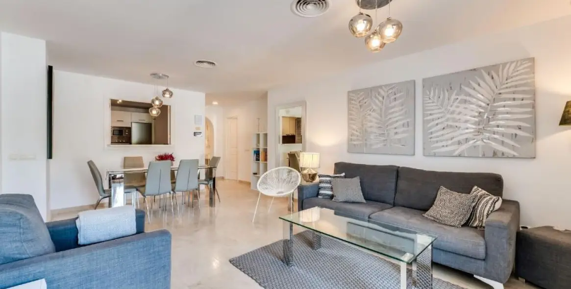 Short-term rent of middle floor apartment in Benahavís 13