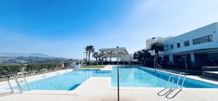 Alquiler a corto plazo de apartamento en planta baja en La Cala de Mijas 0