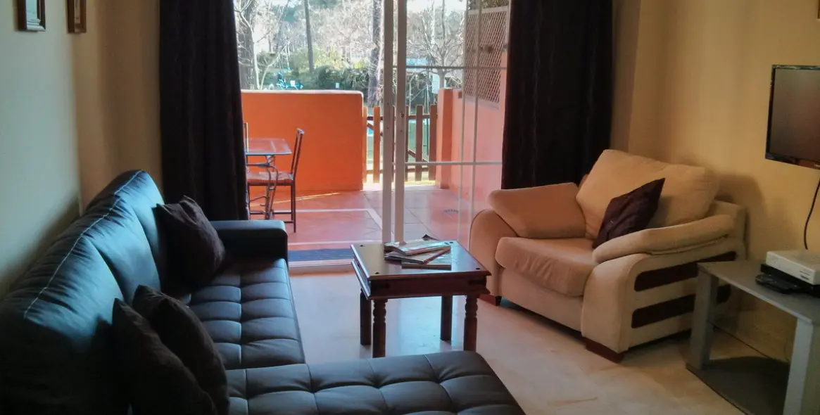 Short-term rent of ground floor apartment in Elviria 6