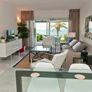 Alquiler a corto plazo de adosado en Estepona