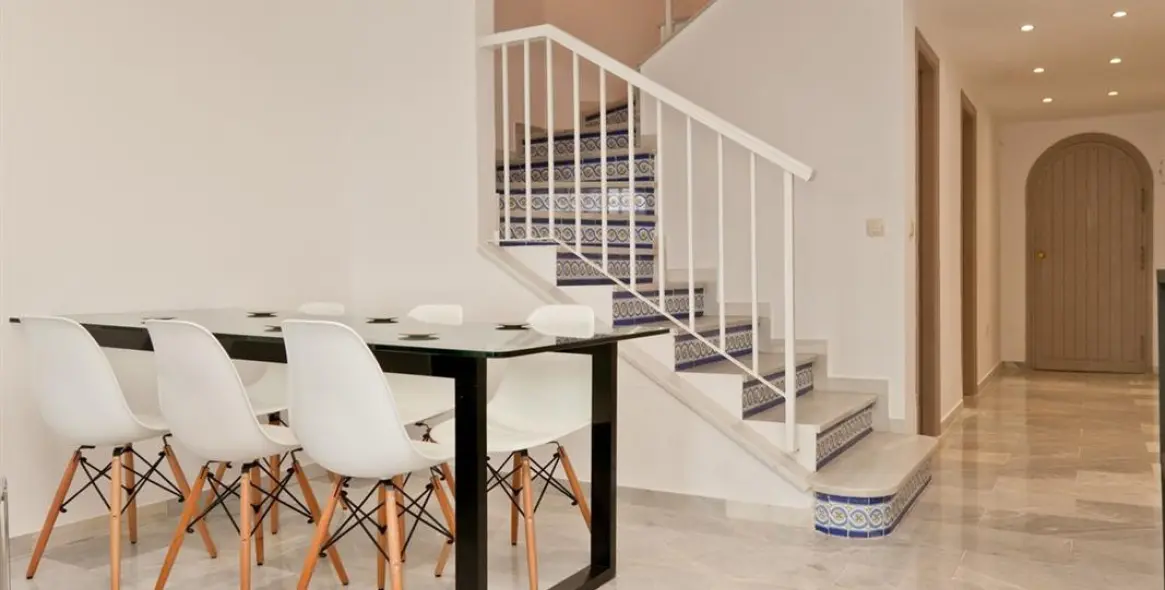 Alquiler a corto plazo de adosado en Estepona 5