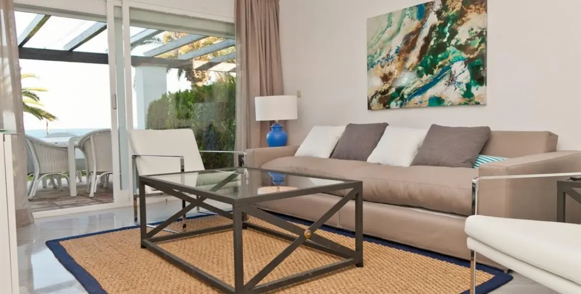 Short-term rent of townhouse in Estepona 3