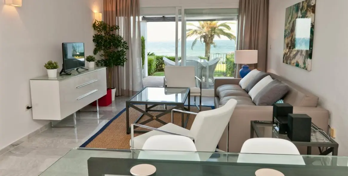 Short-term rent of townhouse in Estepona 4