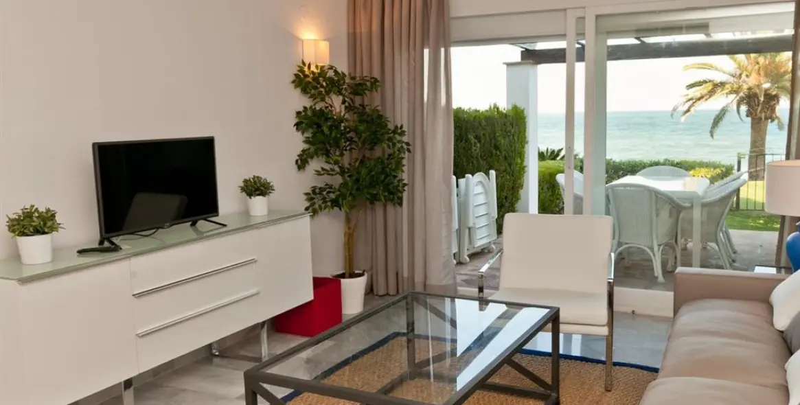 Short-term rent of townhouse in Estepona 6