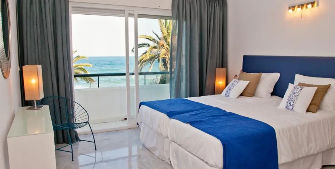 Short-term rent of townhouse in Estepona 12