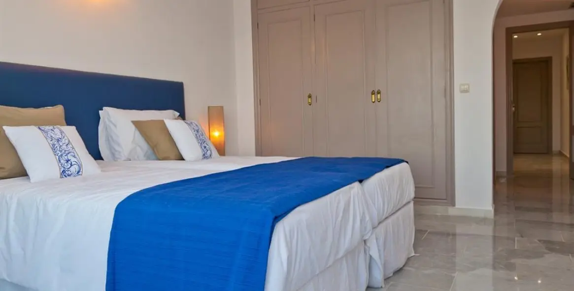 Short-term rent of townhouse in Estepona 13