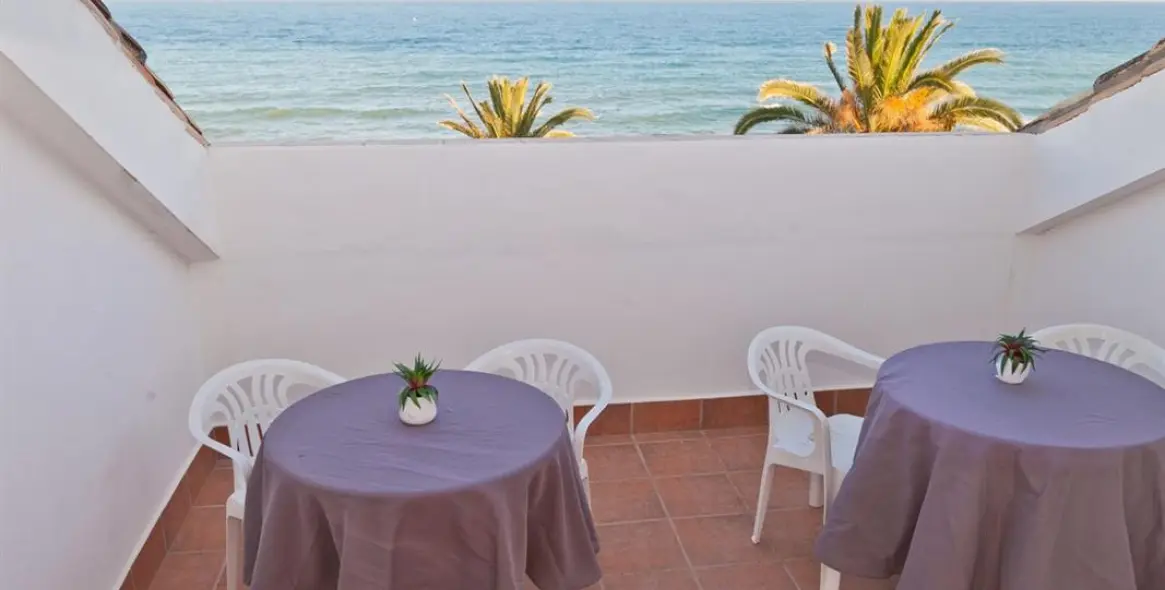 Short-term rent of townhouse in Estepona 16